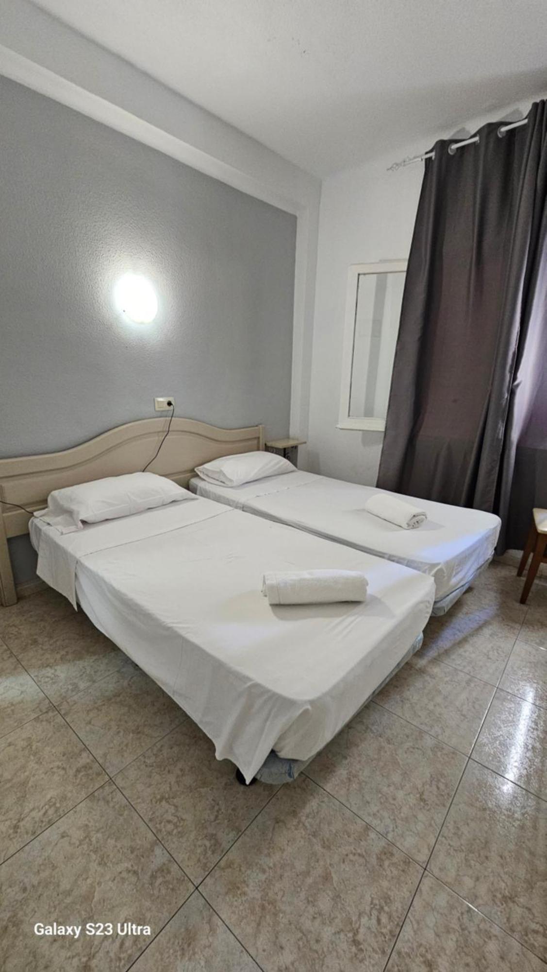 Hostal Caste Lloret de Mar Luaran gambar